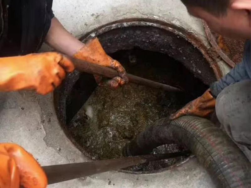 毕节清理化粪池时如何避免沼气的危害?